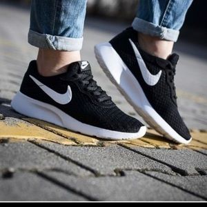 Black nike running shoes